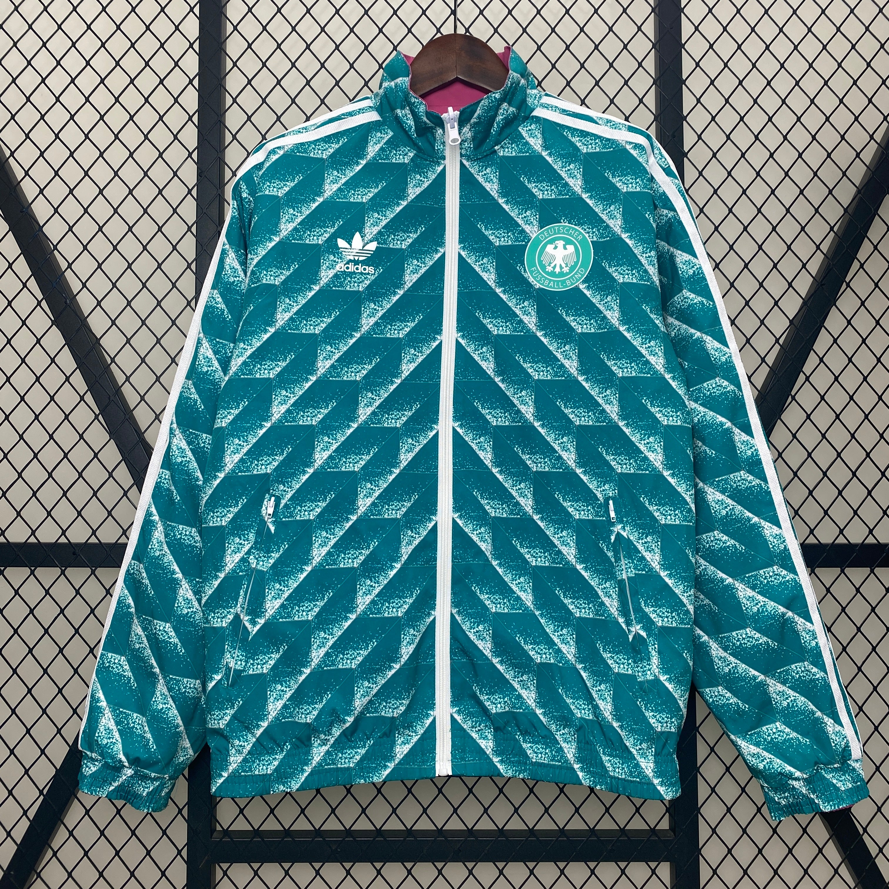 גרמניה מעיל 24/25