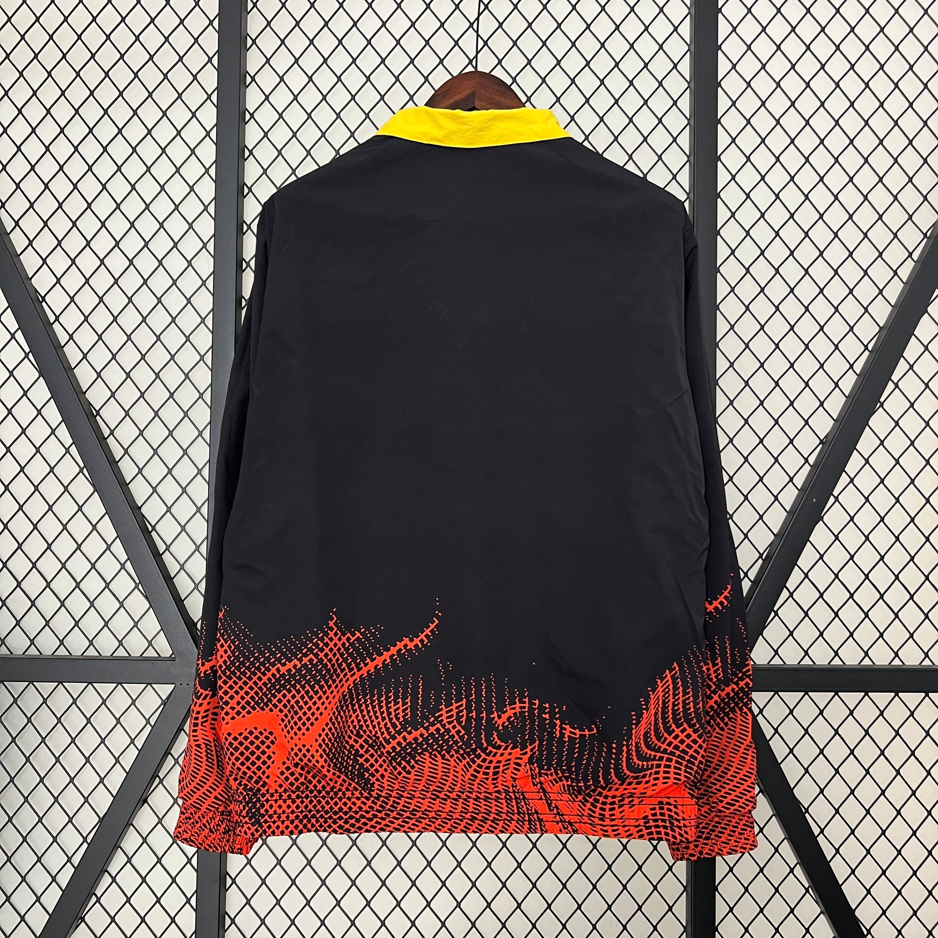 מנצ'סטר יונייטד מעיל 24/25