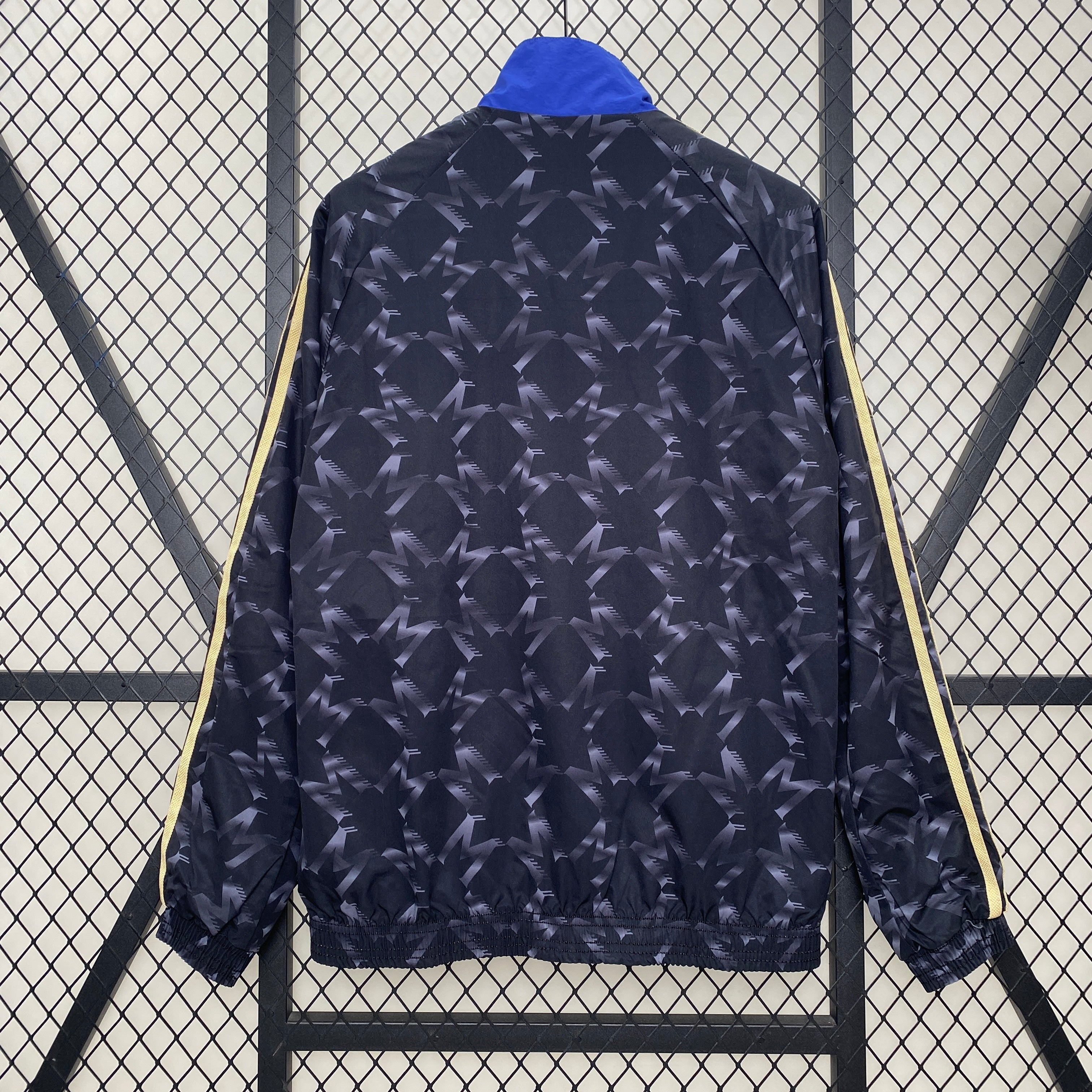 מנצ'סטר יונייטד מעיל 24/25